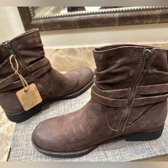 BORN NIB Brown KENYA Boots Leather Dark Brown (Castagno) Size 9.5M Distressed - Picture 2 of 14